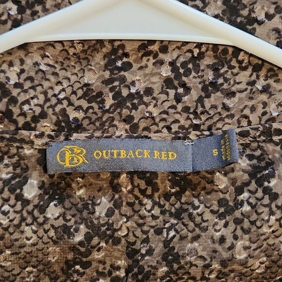 Outback red small top snake print animal print blouse with front pockets - Picture 4 of 8